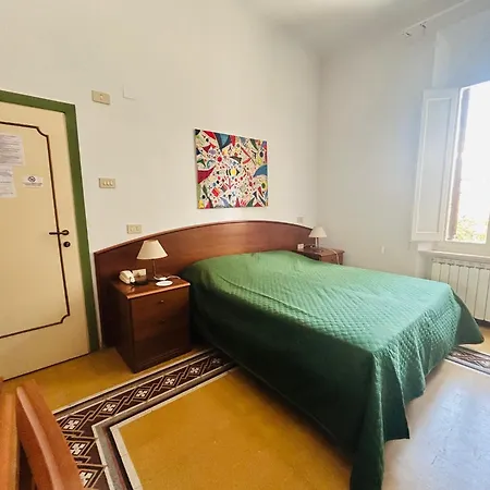 Hotel Pina 3*