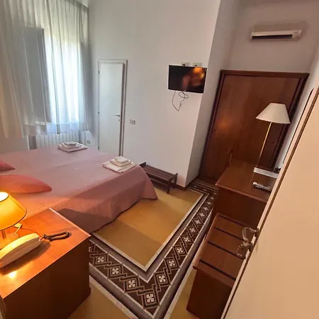 Residence Villa Pina Hotel Senigallia